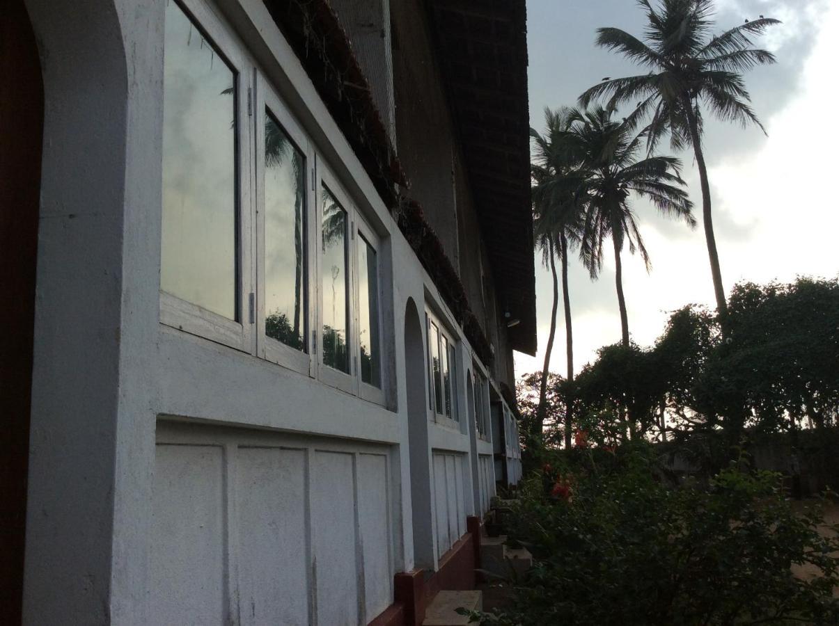 New Rest House Sea View Hotel Negombo Exteriör bild